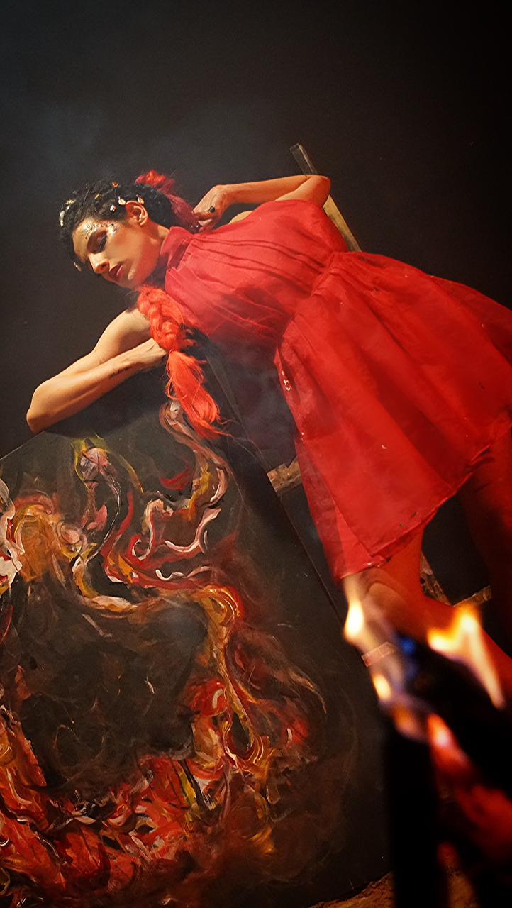 Creations 1 Découvrez l'œuvre "Le feu sacré des premiers hommes" par Manal Cherki. Une exploration artistique fascinante des origines à travers l'Art Total.
